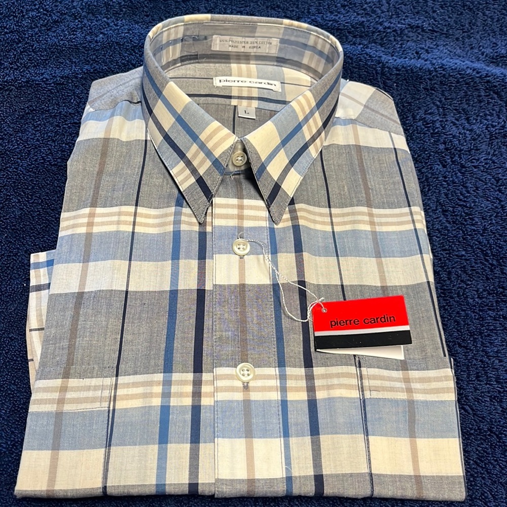 Mens button up shirt NEW